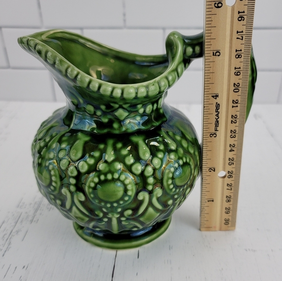 Vtg Camark Pottery 139C Embossed Pitcher - Picture 6 of 13